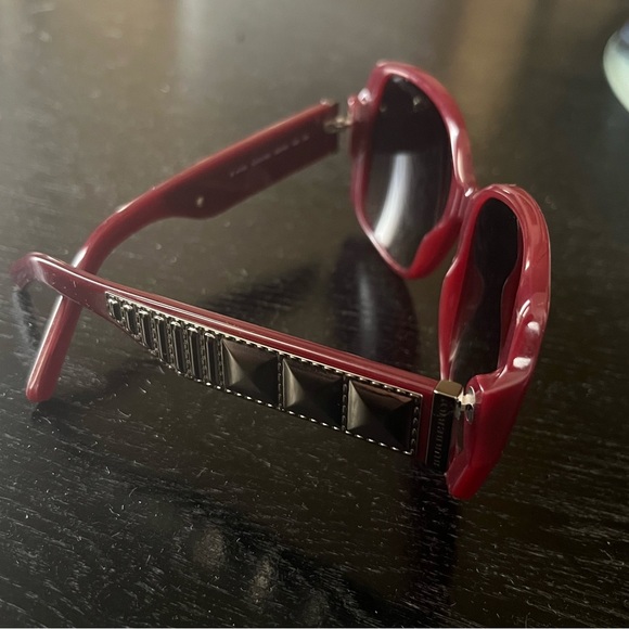 Authentic New Burberry Oversized Rectangular BE4104 Cyclamen Sunglasses NWB - Picture 6 of 10